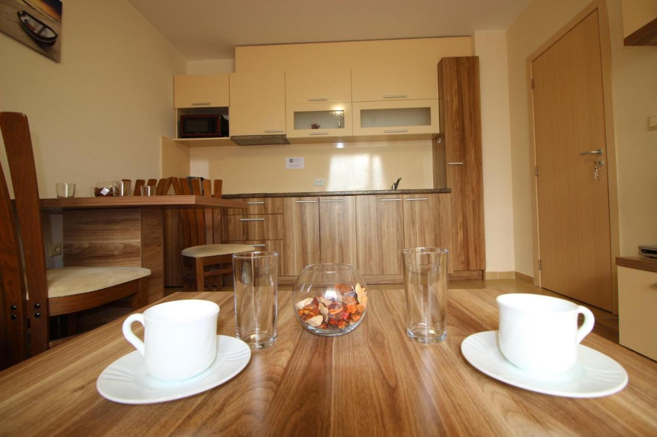 Allia Apartments Ravda Luaran gambar