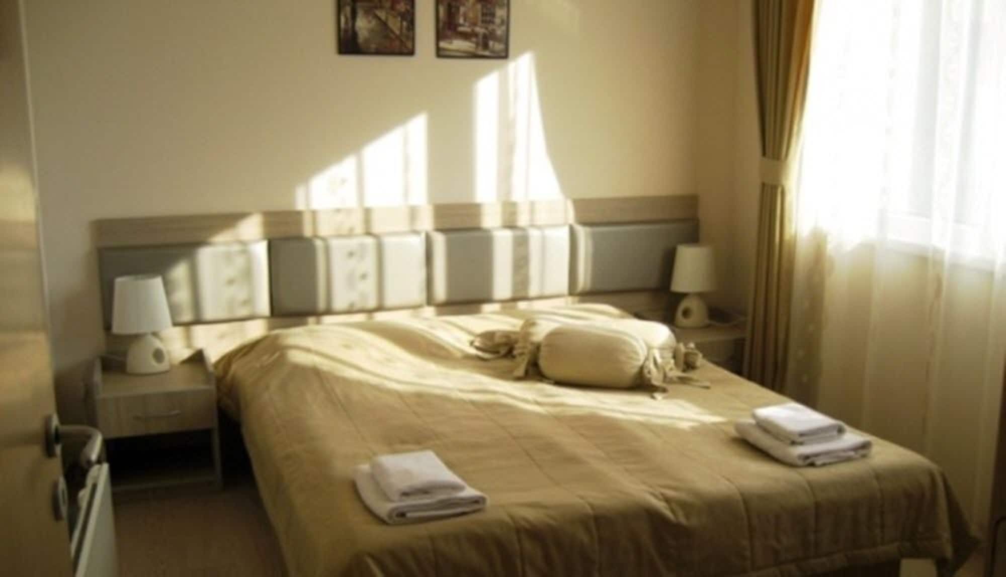 Allia Apartments Ravda Luaran gambar